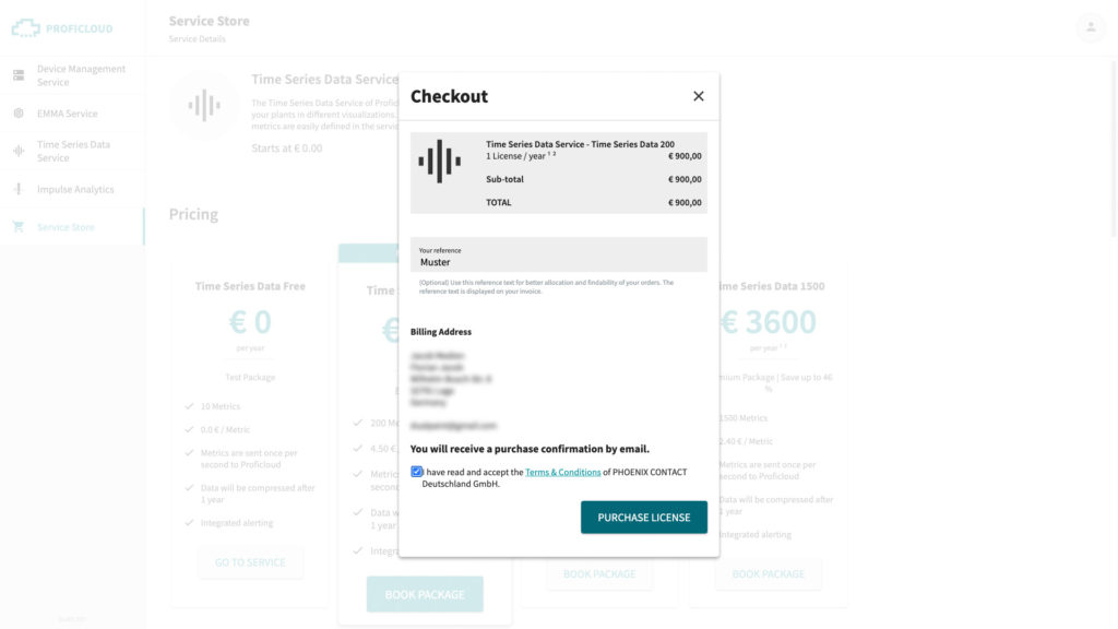 Before booking a Smart Service you get the chance to add your own reference and check all entries.